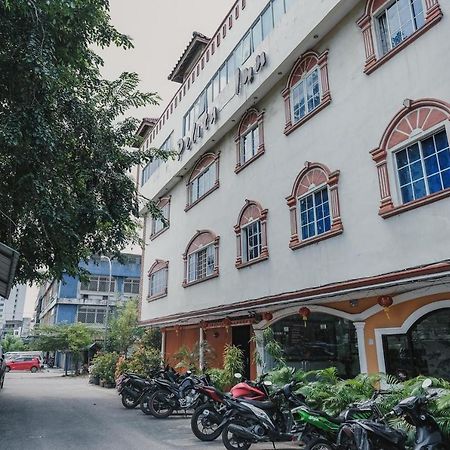 Reddoorz Near Nagoya Hill Mall Batam 5 Экстерьер фото