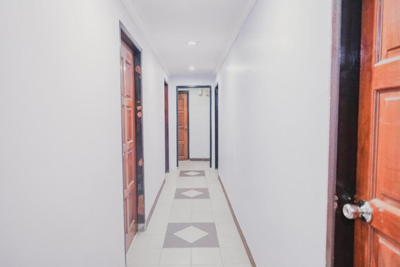 Reddoorz Near Nagoya Hill Mall Batam 5 Экстерьер фото