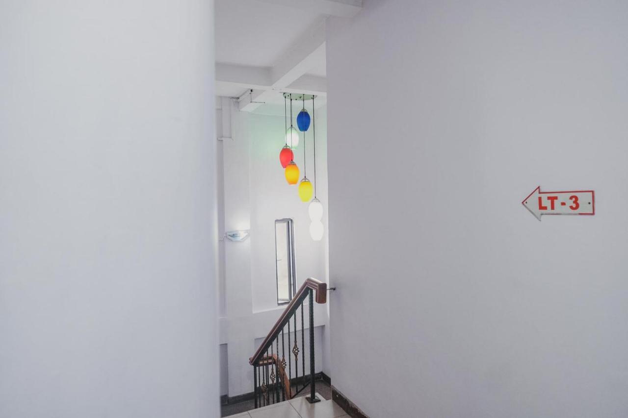 Reddoorz Near Nagoya Hill Mall Batam 5 Экстерьер фото
